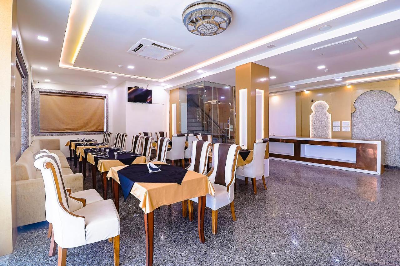 Fabhotel Swess Grand Agra  Εξωτερικό φωτογραφία