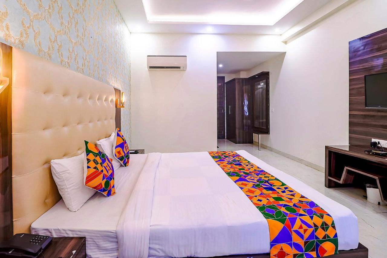 Fabhotel Swess Grand Agra  Εξωτερικό φωτογραφία