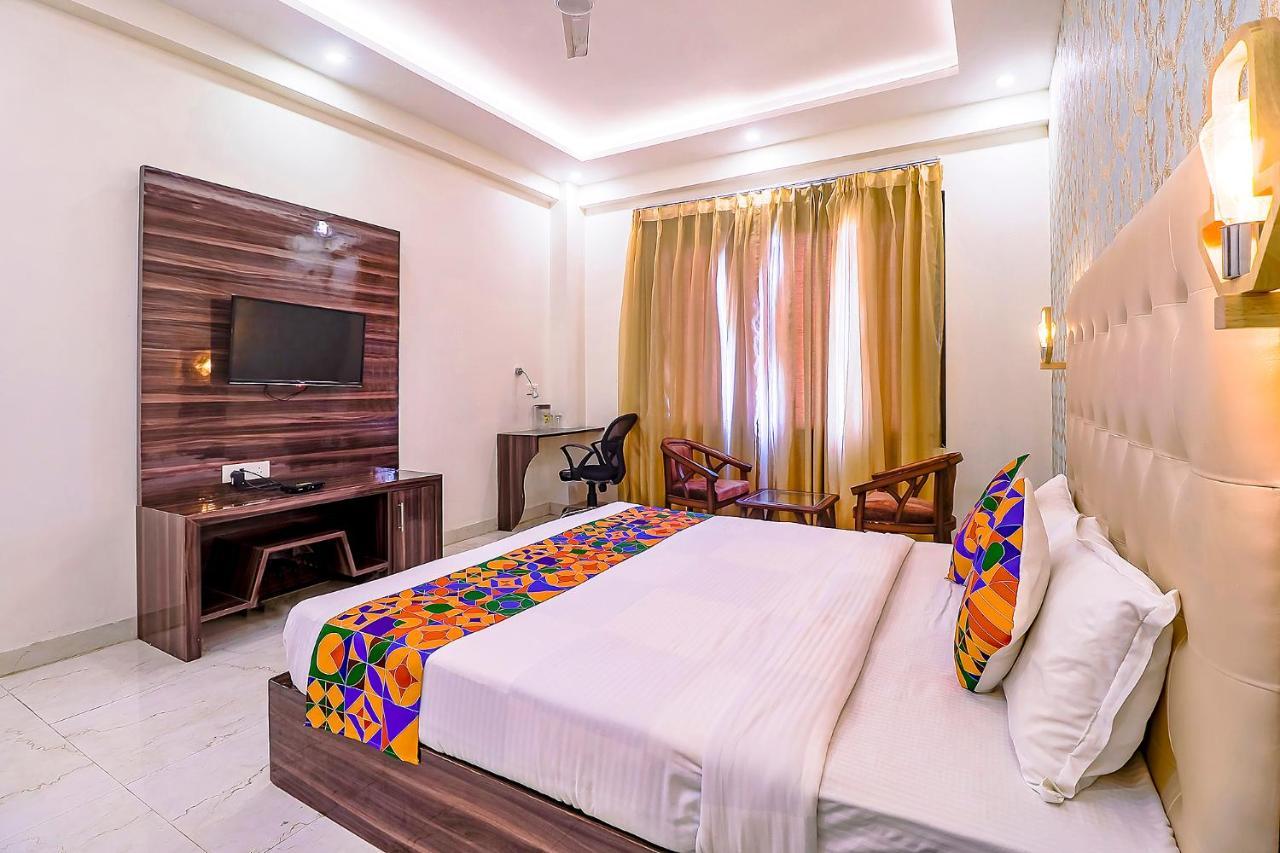 Fabhotel Swess Grand Agra  Εξωτερικό φωτογραφία