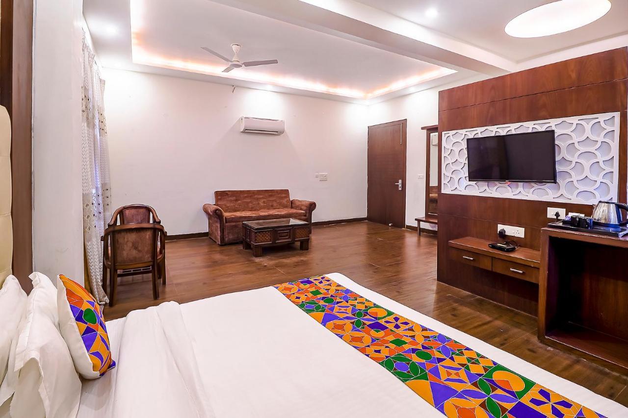 Fabhotel Swess Grand Agra  Εξωτερικό φωτογραφία